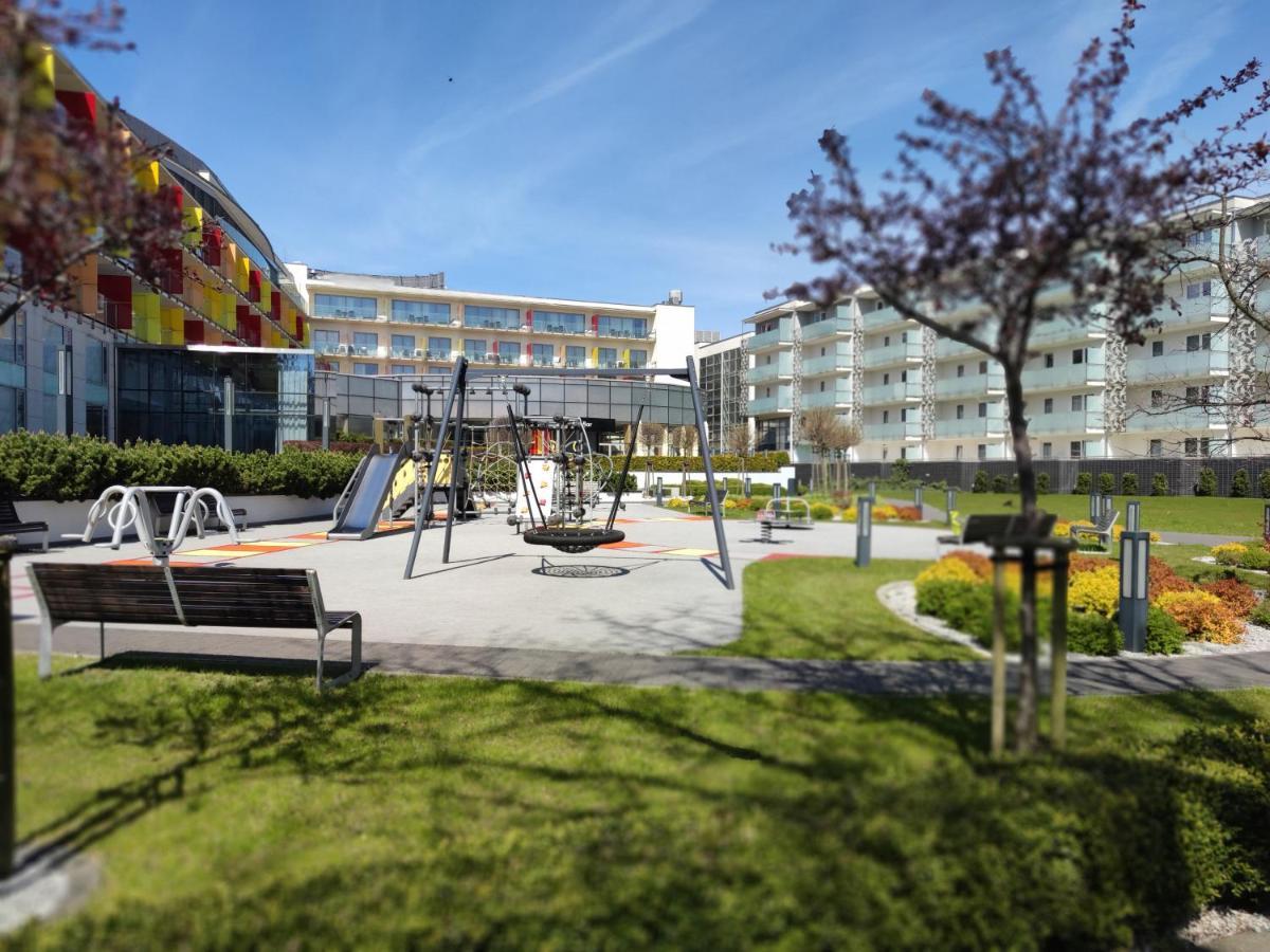 Apartament Przy Hotelu Aquarius 코워브제크 외부 사진